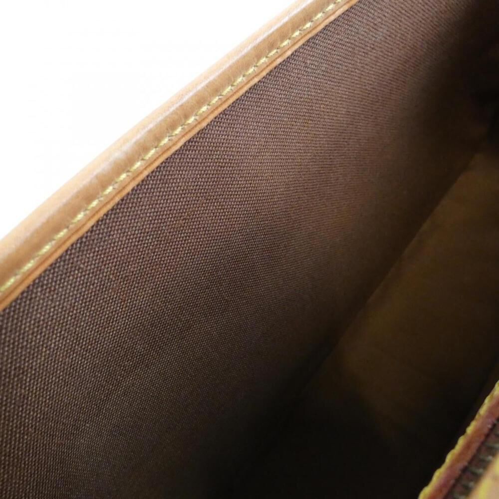 Louis Vuitton Shoulder Bags