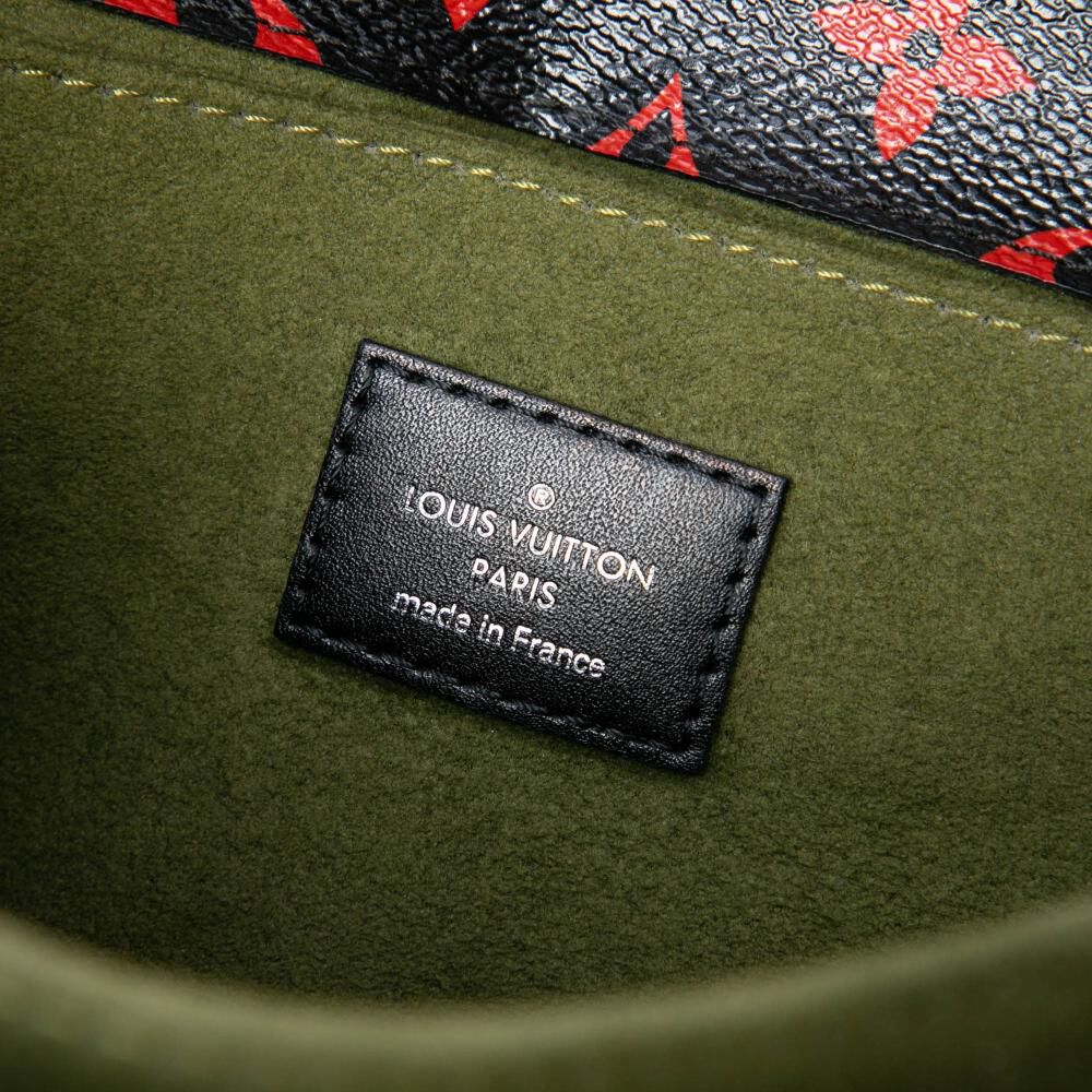 Louis Vuitton Pochette M&eacute;tis