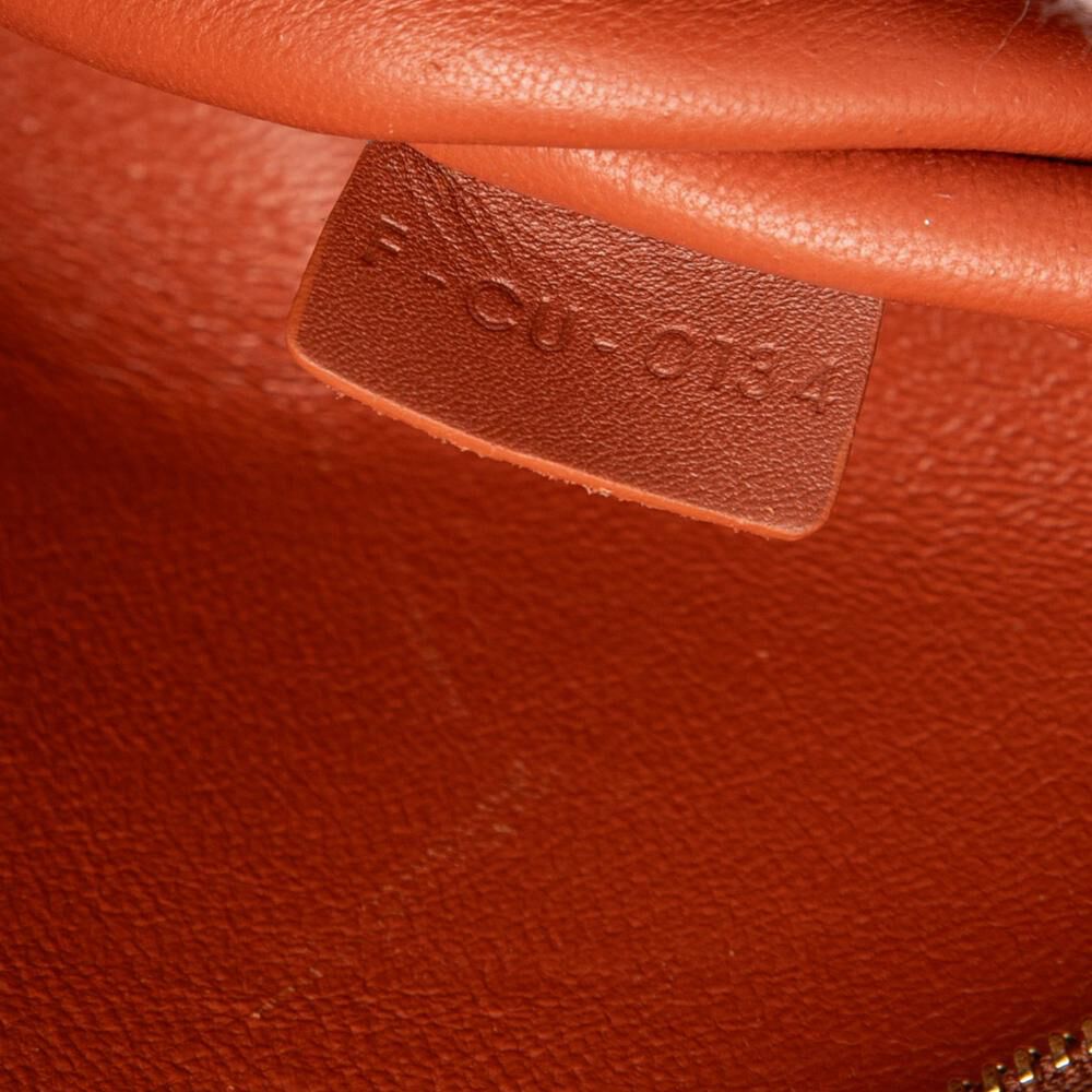 C&eacute;line Trapeze