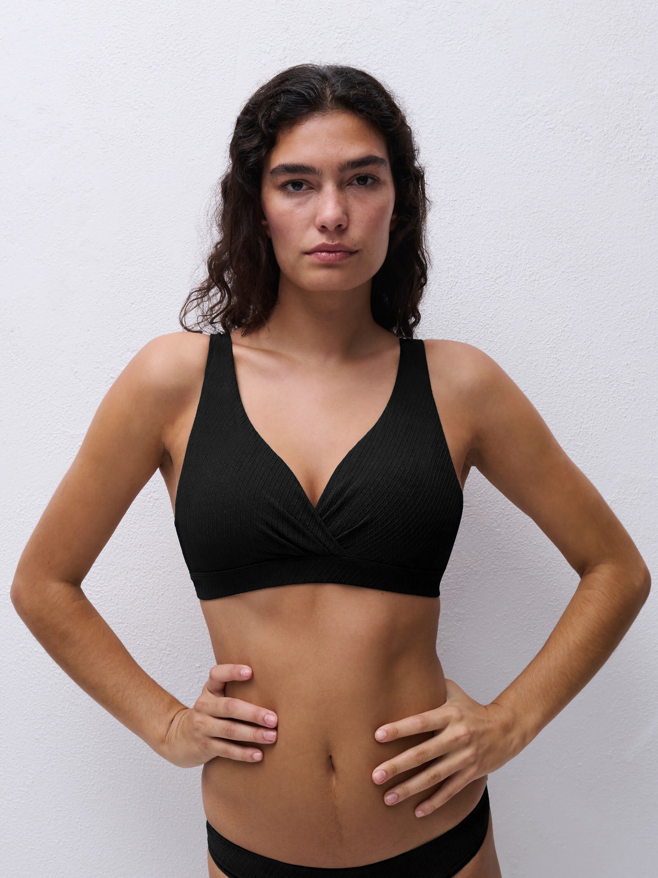 Navarino Wirefree plunge t-shirt bra