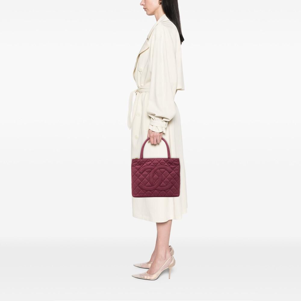 Chanel Medaillon