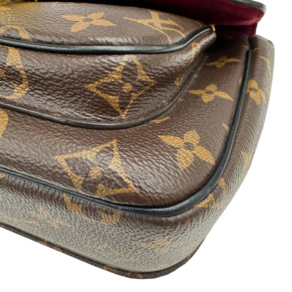 Louis Vuitton Shoulder Bags