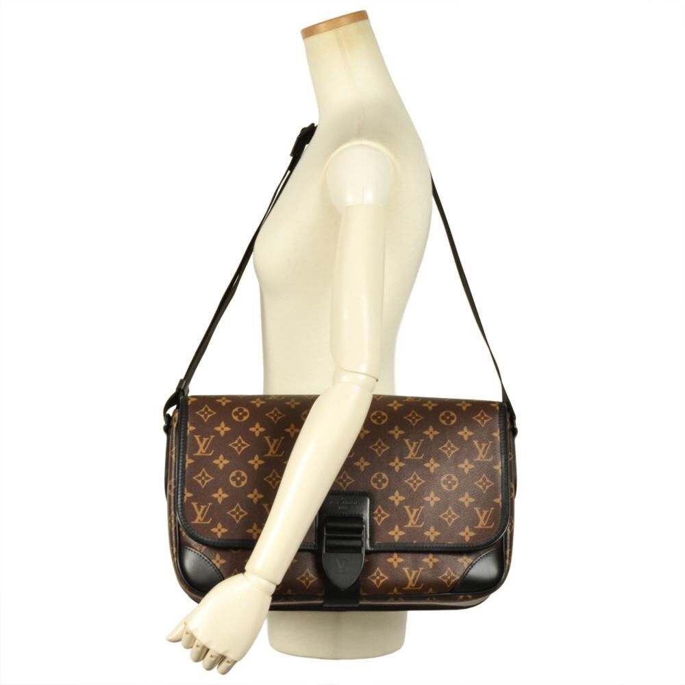 Louis Vuitton Shoulder Bags