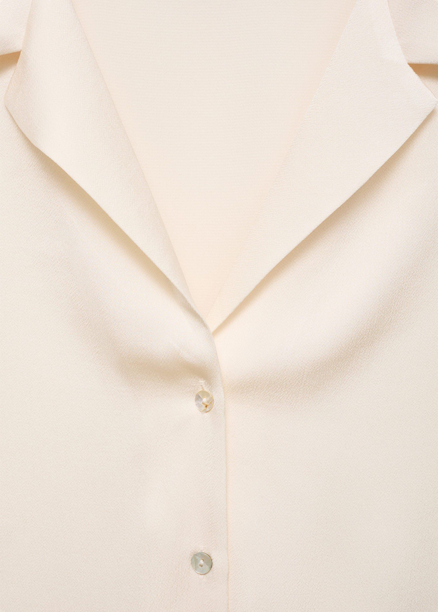 Short-sleeved satin shirt