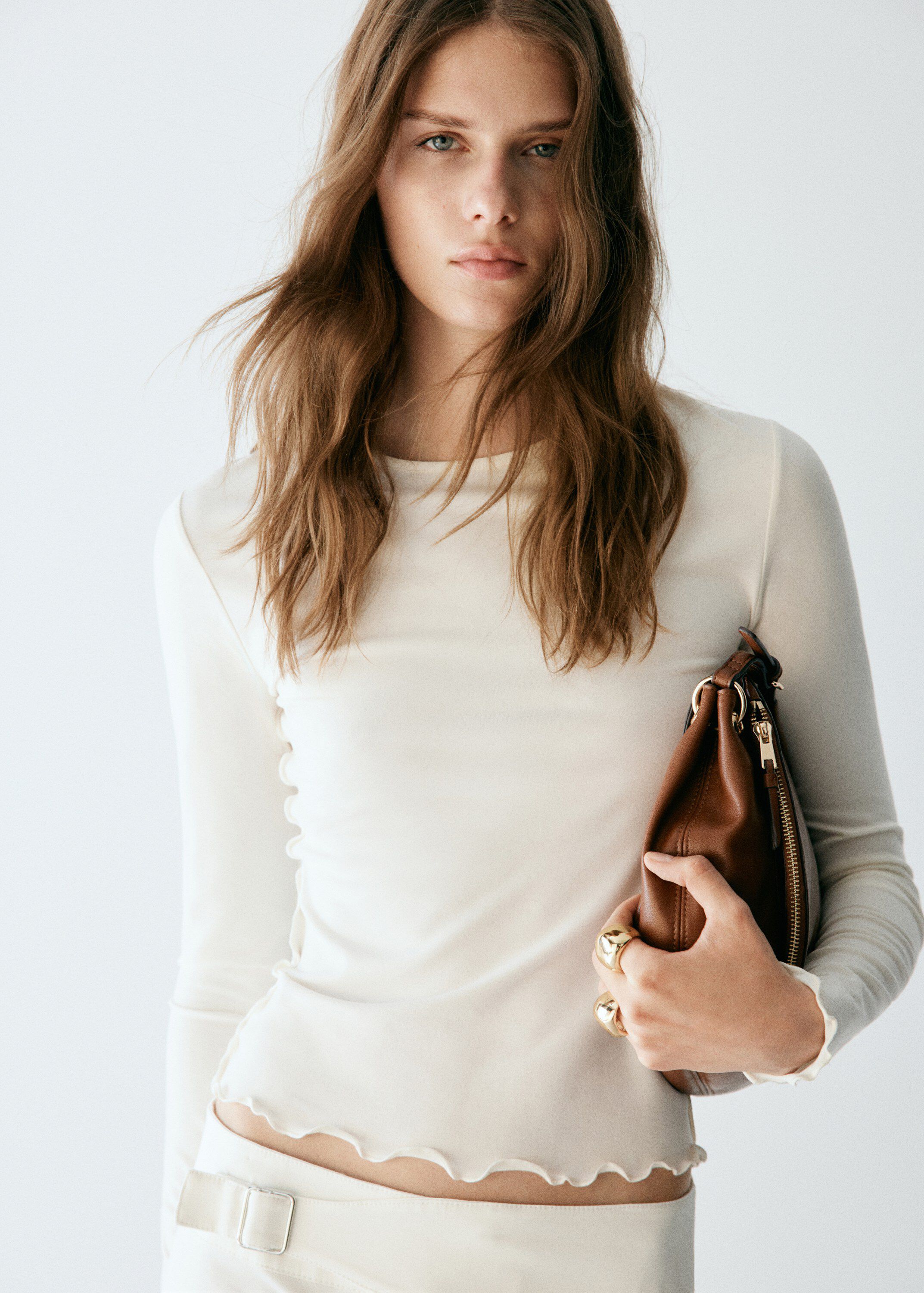 Ribbed T-shirt with scalloped trim