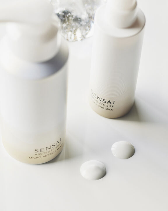 Absolute Silk Cleansing Milk