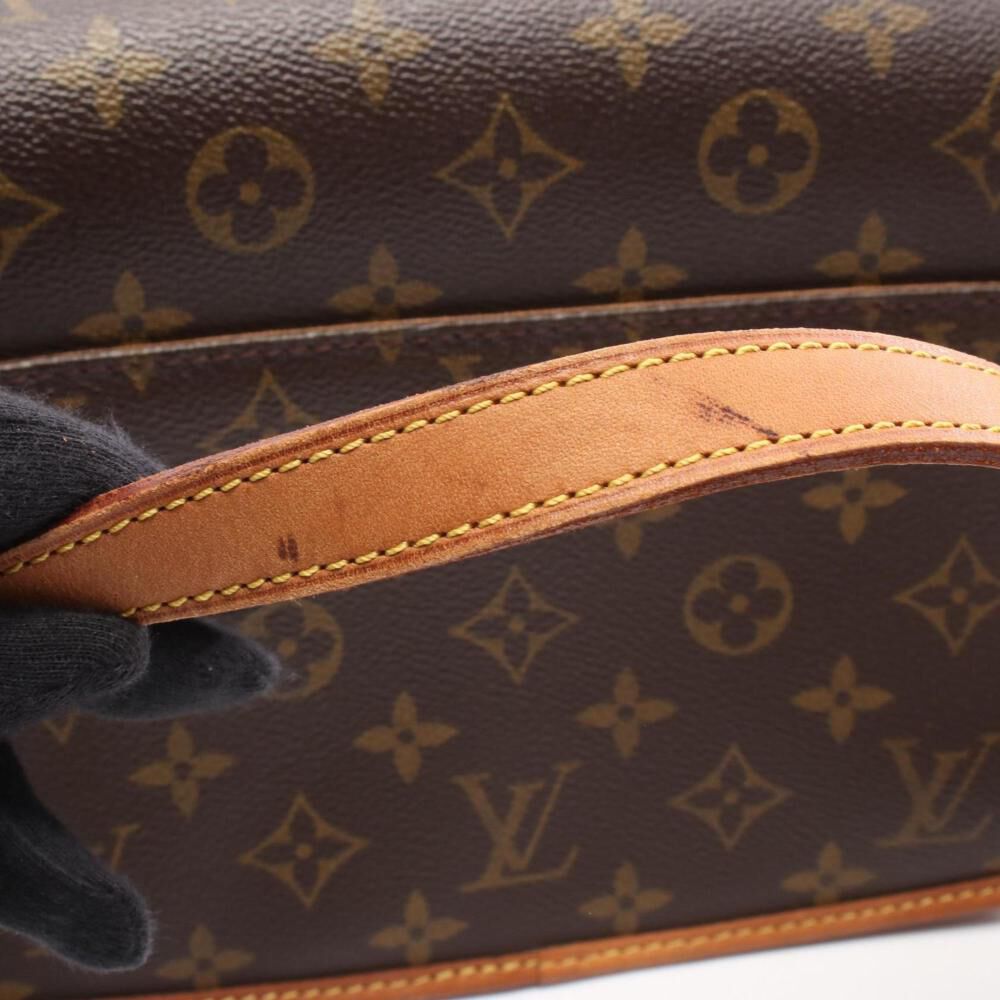 Louis Vuitton Saumur