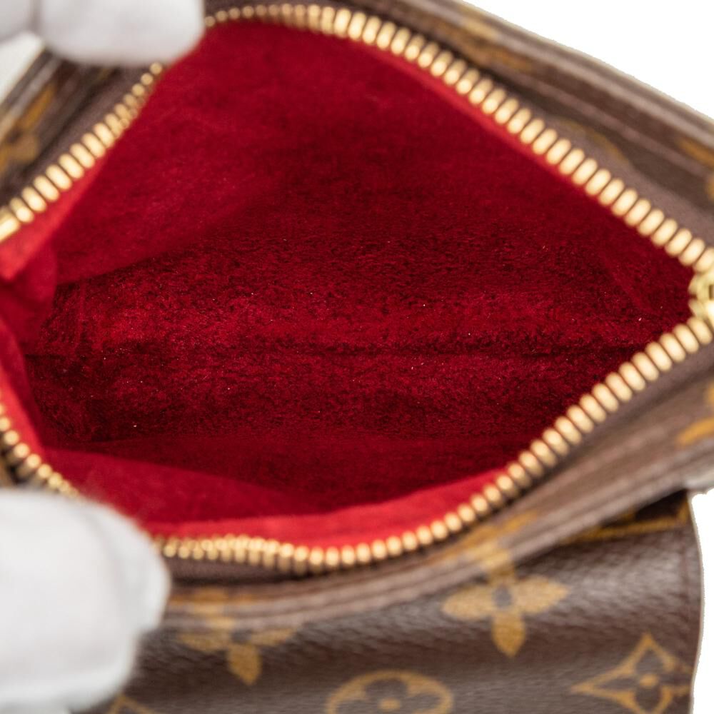 Louis Vuitton Clutch