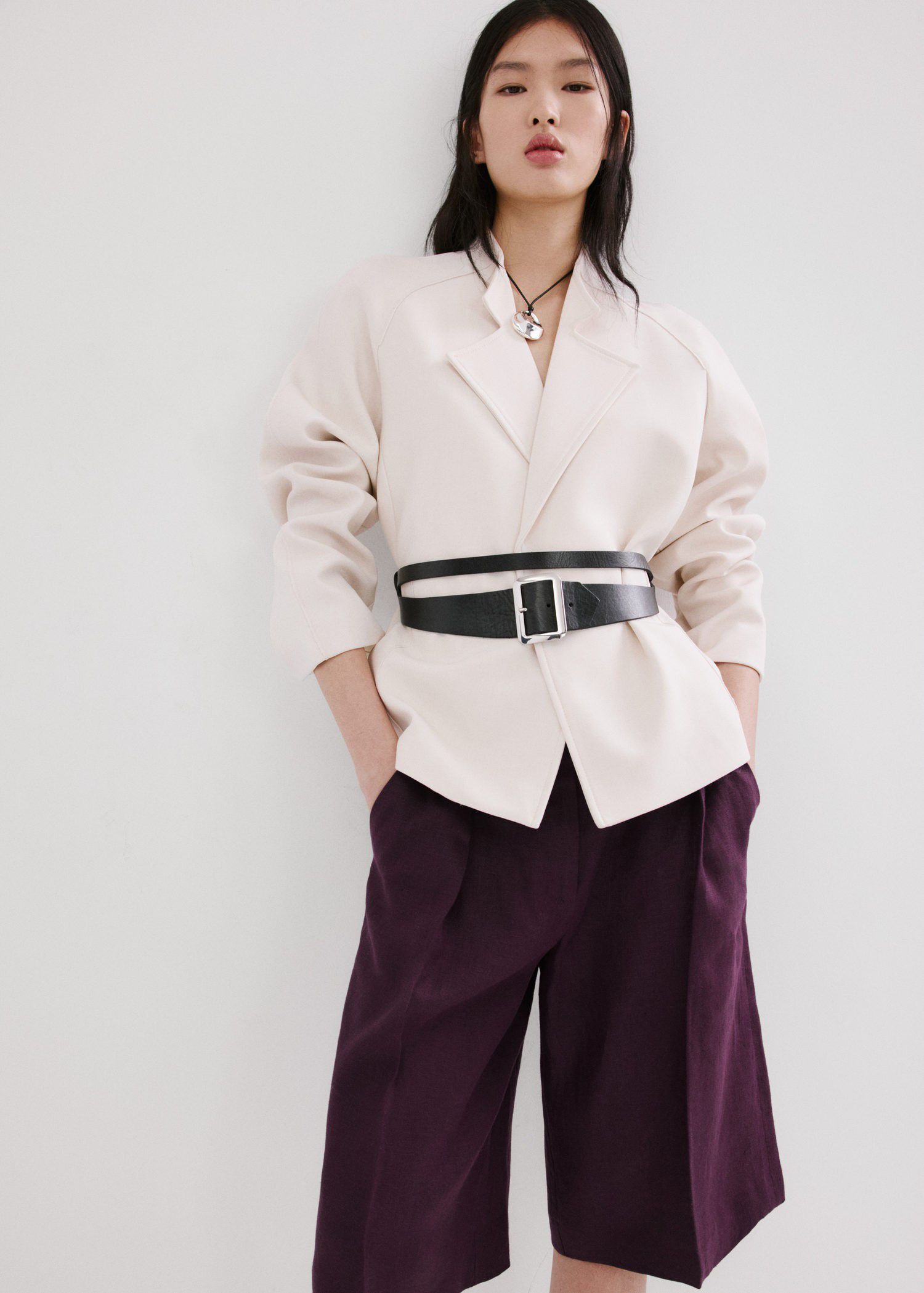 Straight linen Bermuda shorts