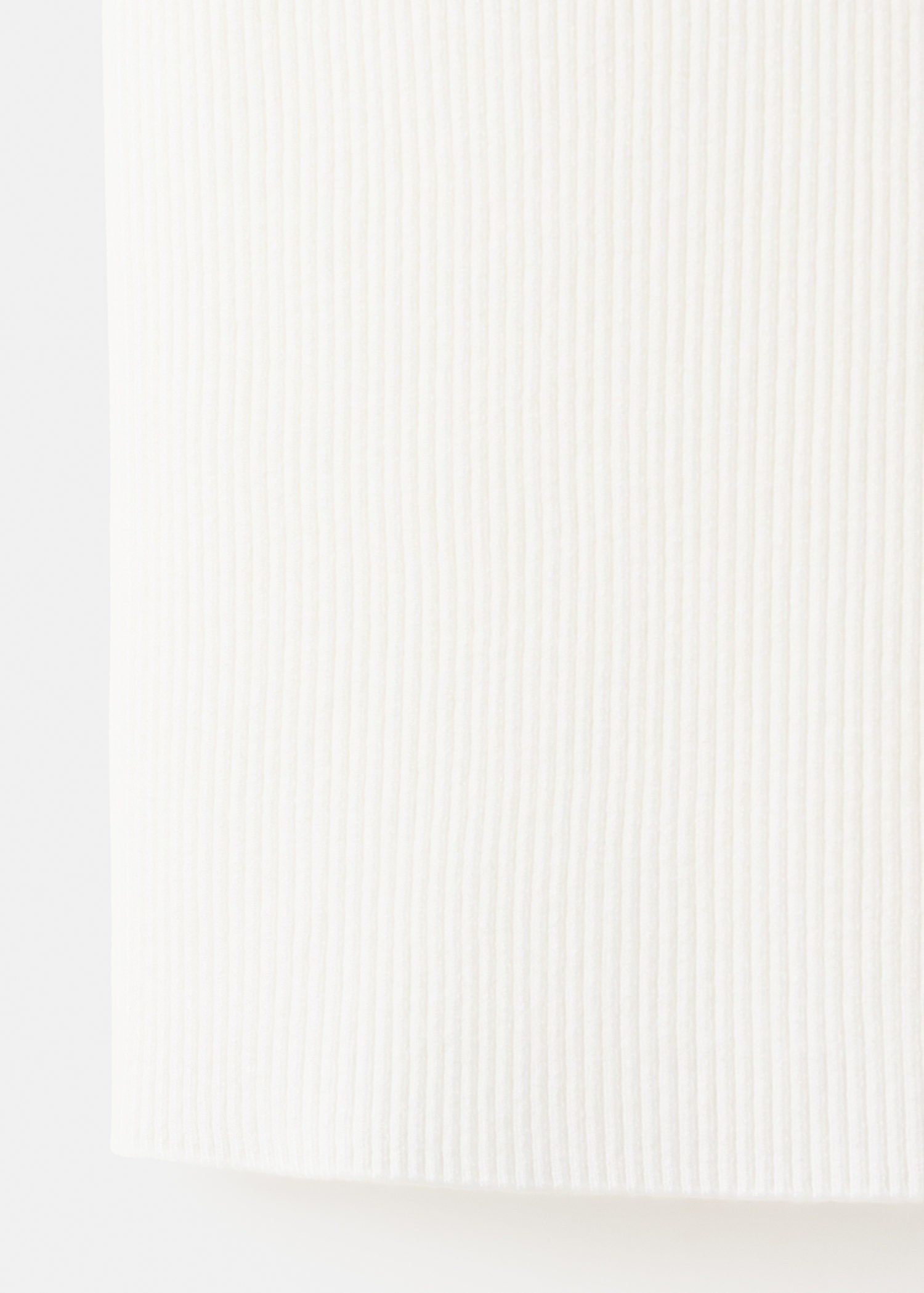 Ribbed top with lace detail