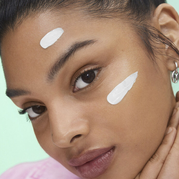 Lugnande kräm - Återfuktande hyluronsyra och lugnande sallatsspisblad