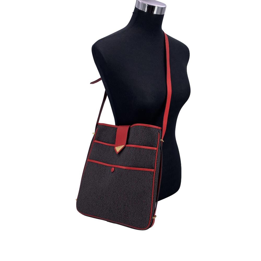 Yves Saint Laurent Shoulder Bag