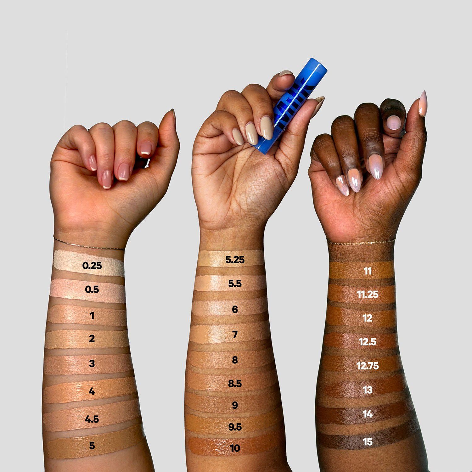 En ren, icke-komedogen stick-concealer i gelkr&auml;m med byggbar t&auml;ckning,