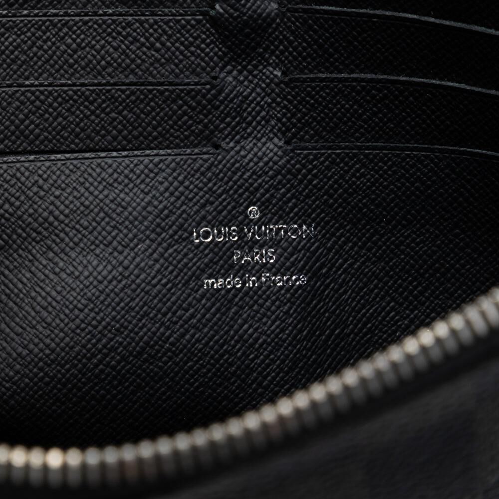 Louis Vuitton Clutch