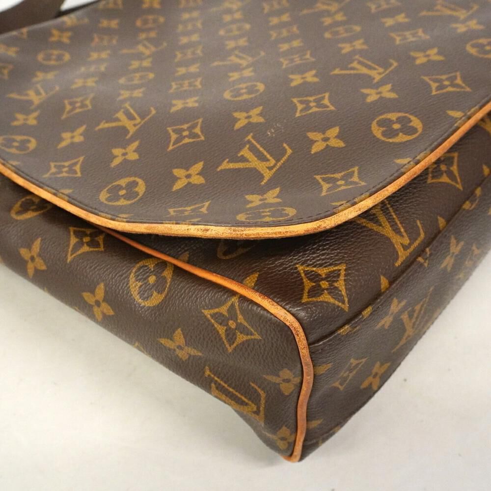 Louis Vuitton Shoulder Bags