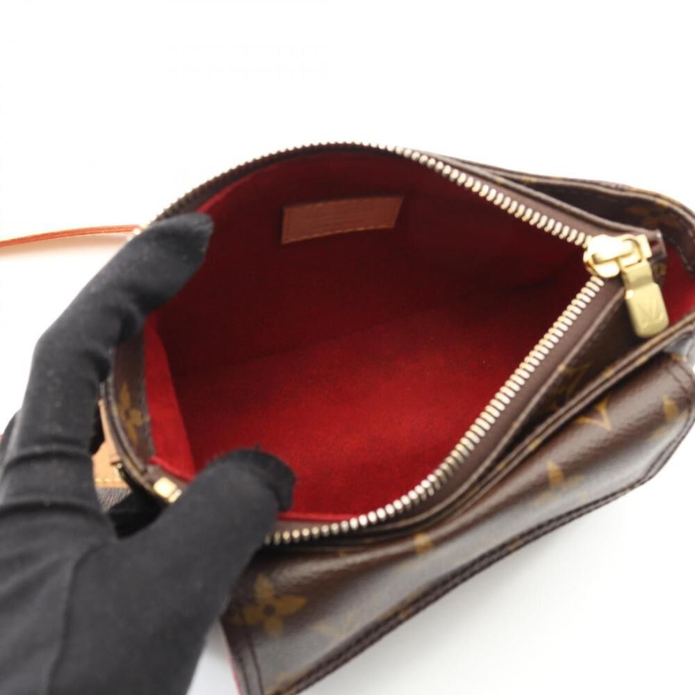 Louis Vuitton Shoulder Bags