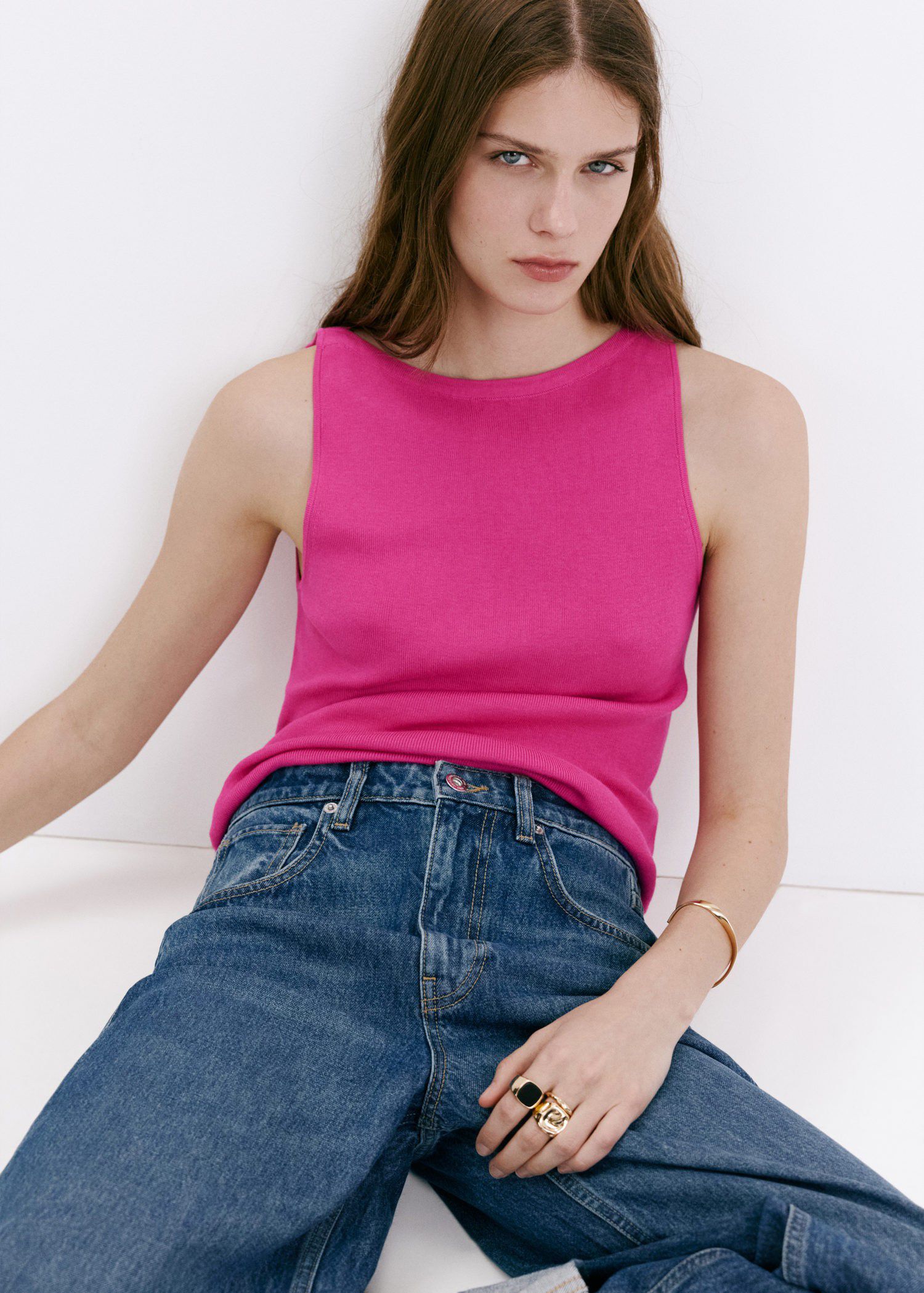 Fine knit boat neck top