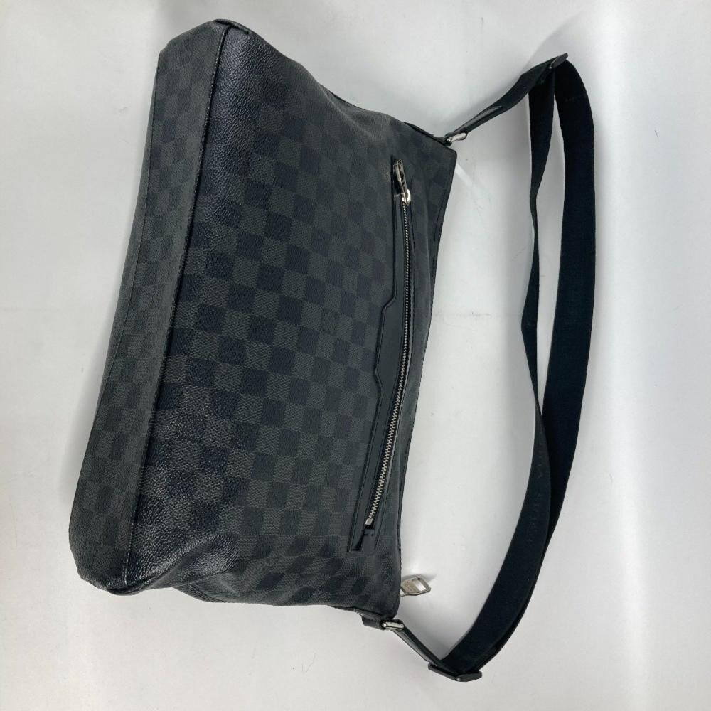 Louis Vuitton Messenger