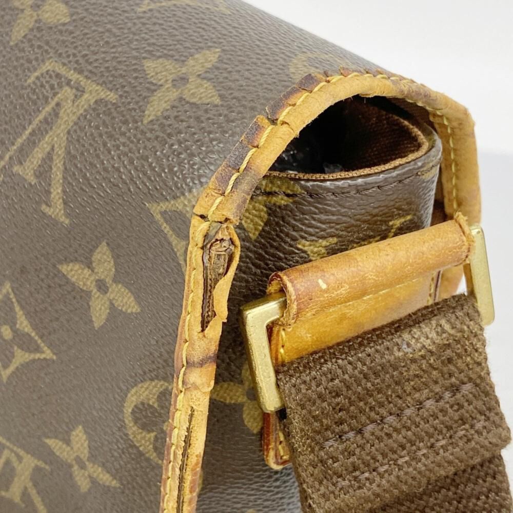 Louis Vuitton Shoulder Bags