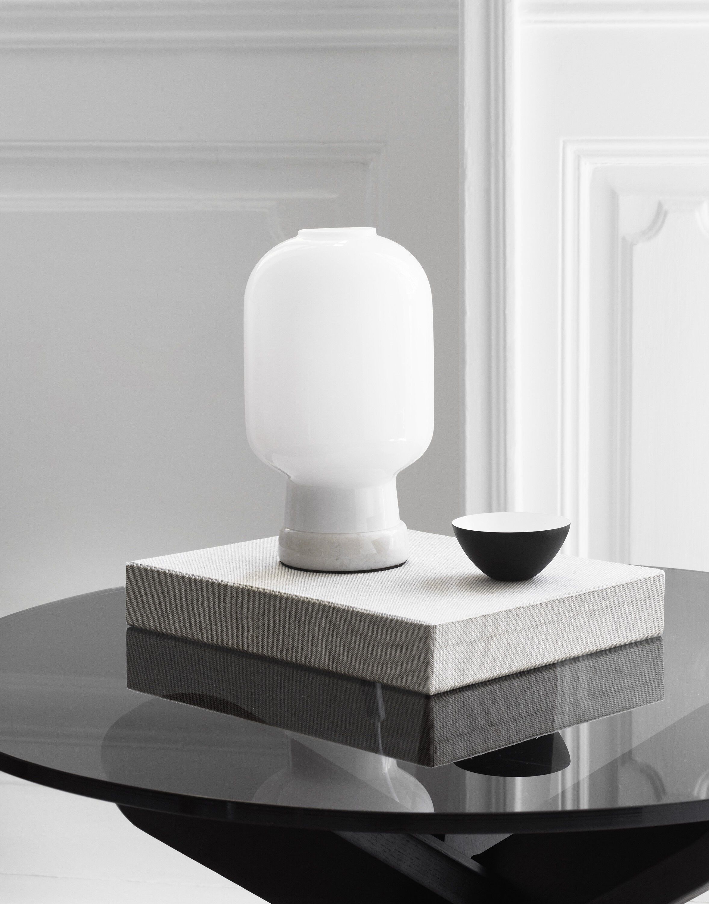 Amp bordslampa vit