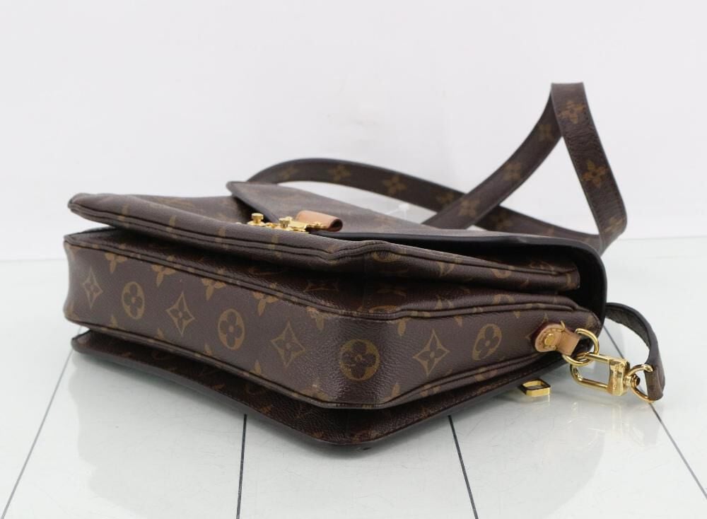 Louis Vuitton Pochette M&eacute;tis