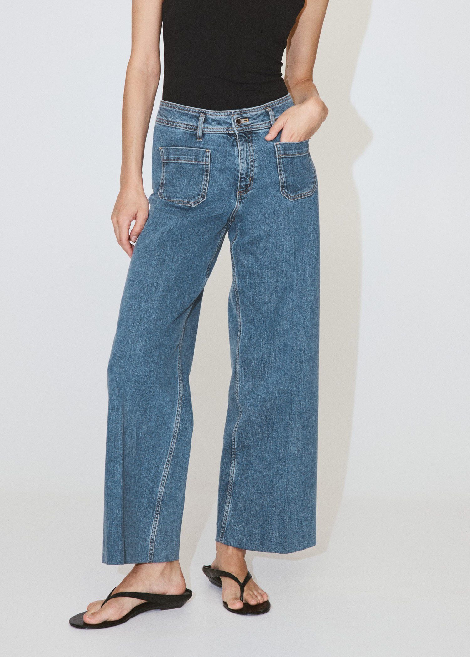 High-waisted wideleg jeans