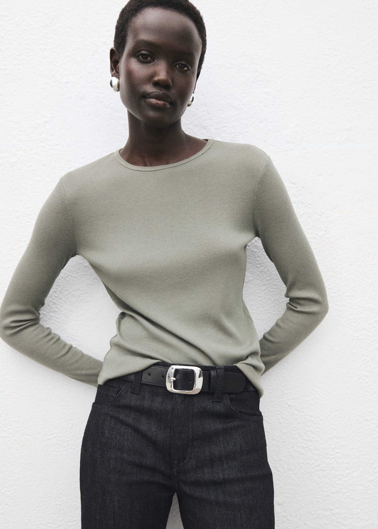 Ribbed long-sleeved t-shirt