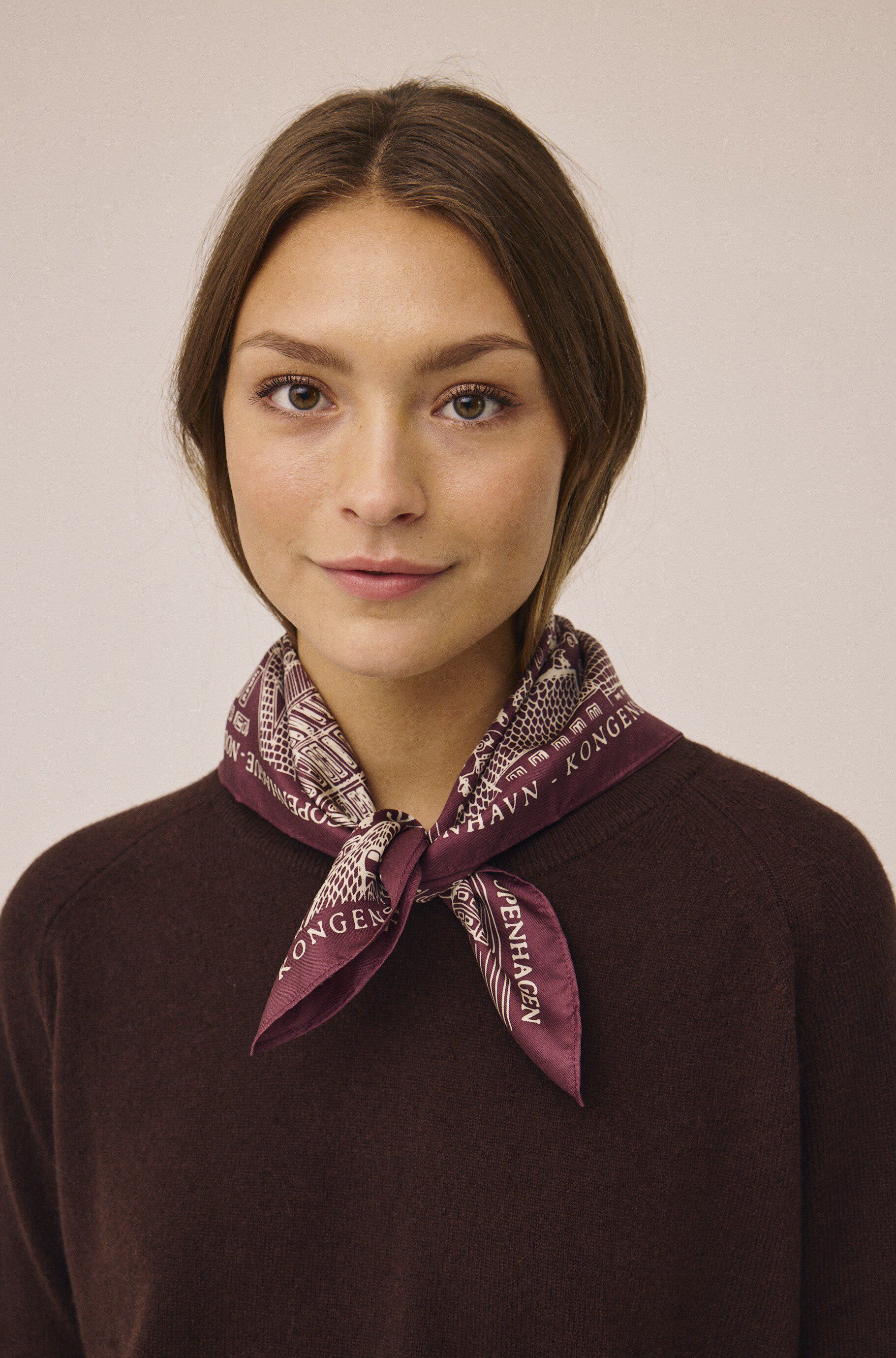 Magasin Iconic Scarf 53x53cm - 100% Silke