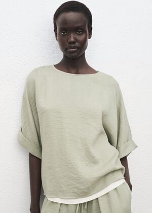 Oversized blouse with turn-up sleev
