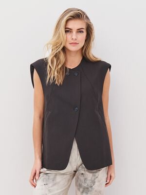 Amalie Vest