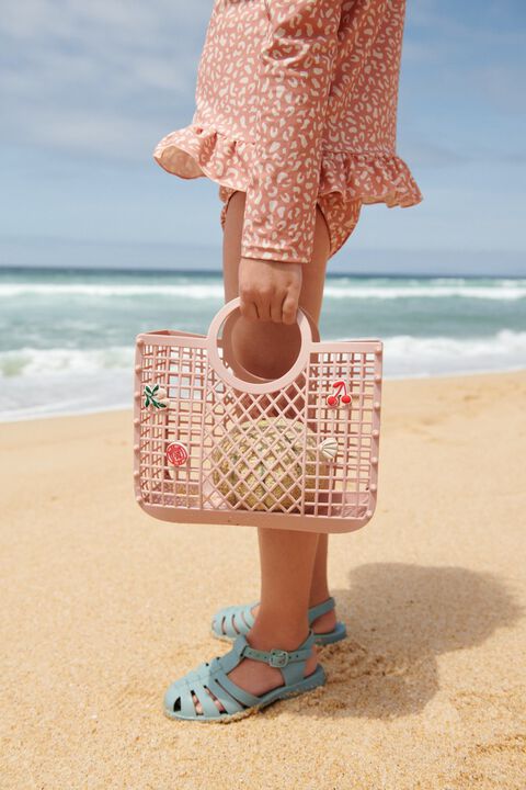 Samantha Basket With Charms Rose-On