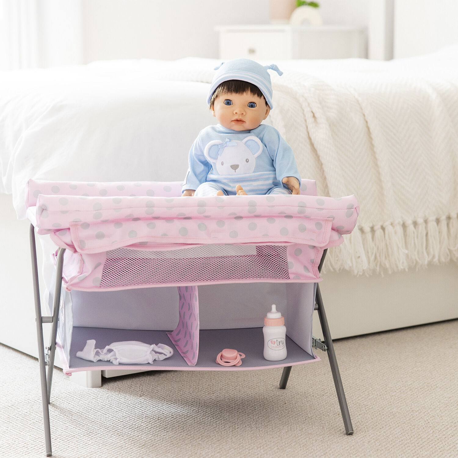 TINY TREASURES. Folding C