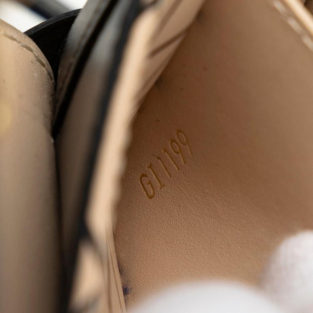 Louis Vuitton Shoulder Bags