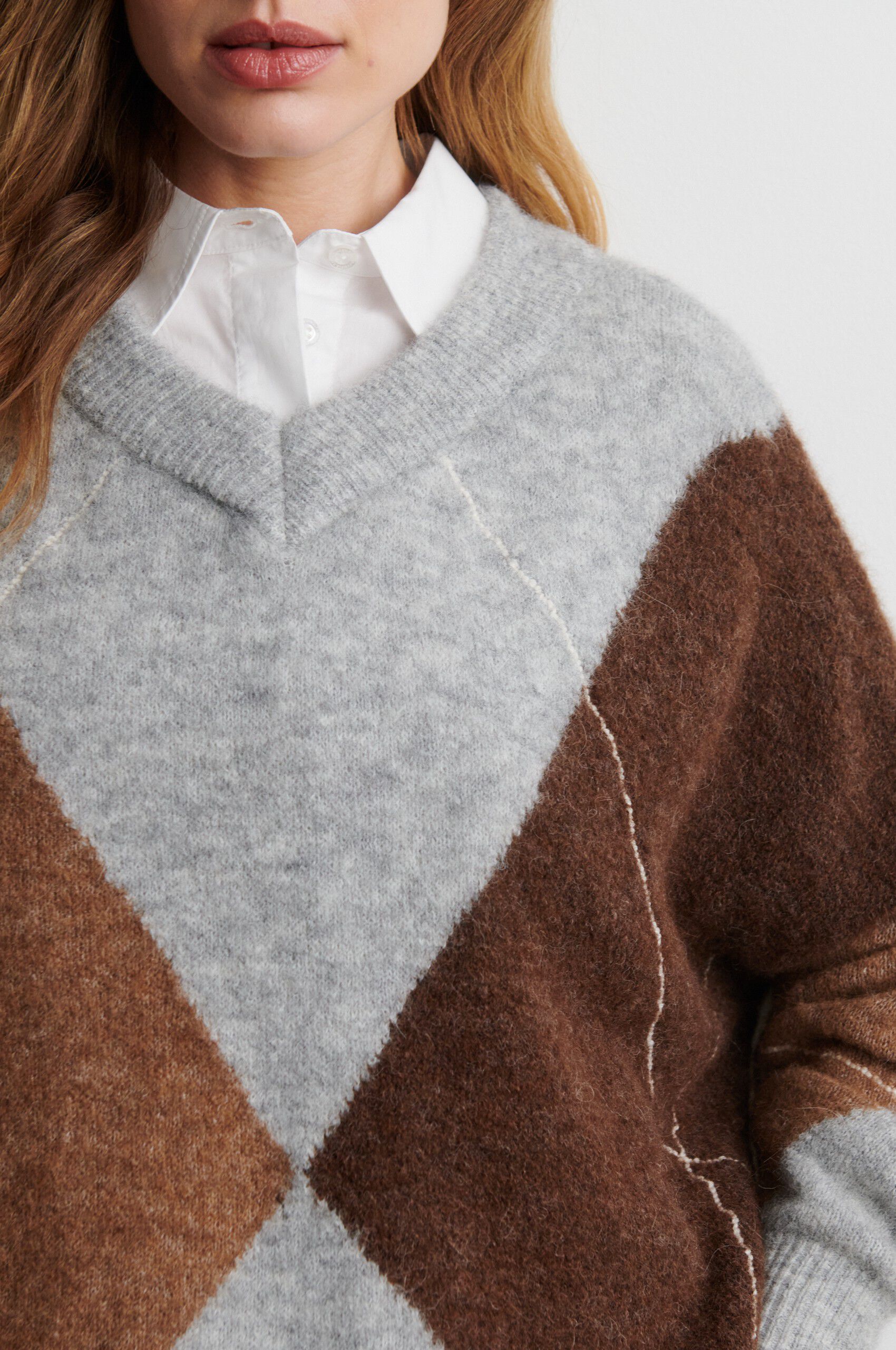 Forca Knit V-Neck
