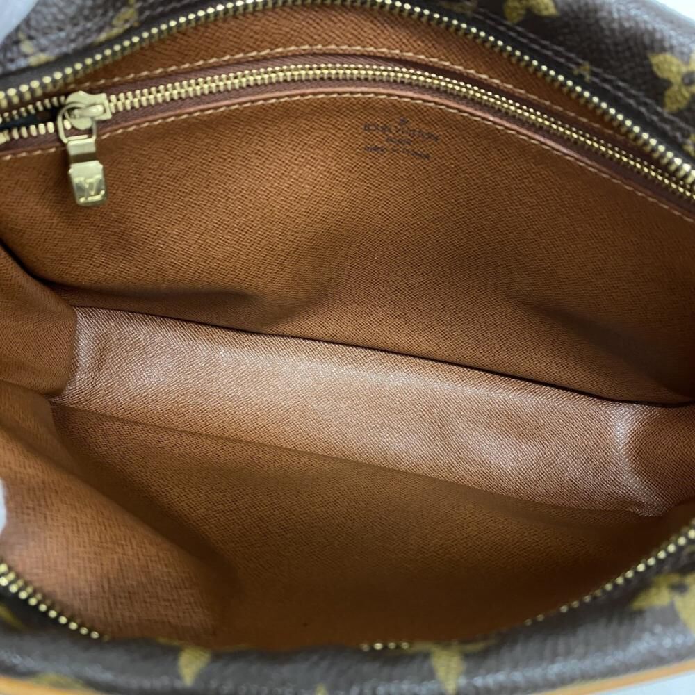 Louis Vuitton Shoulder Bags