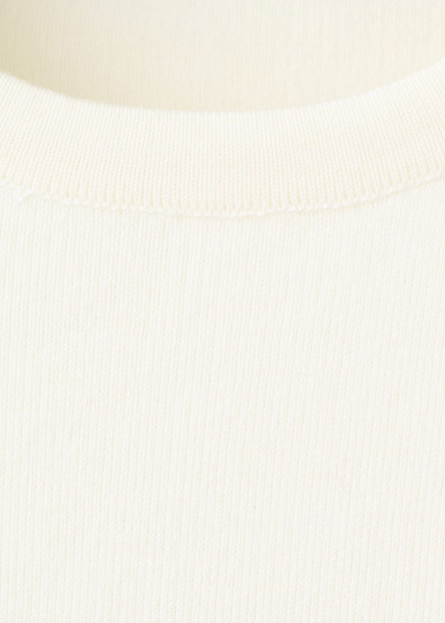 Buttoned cuffs sweater