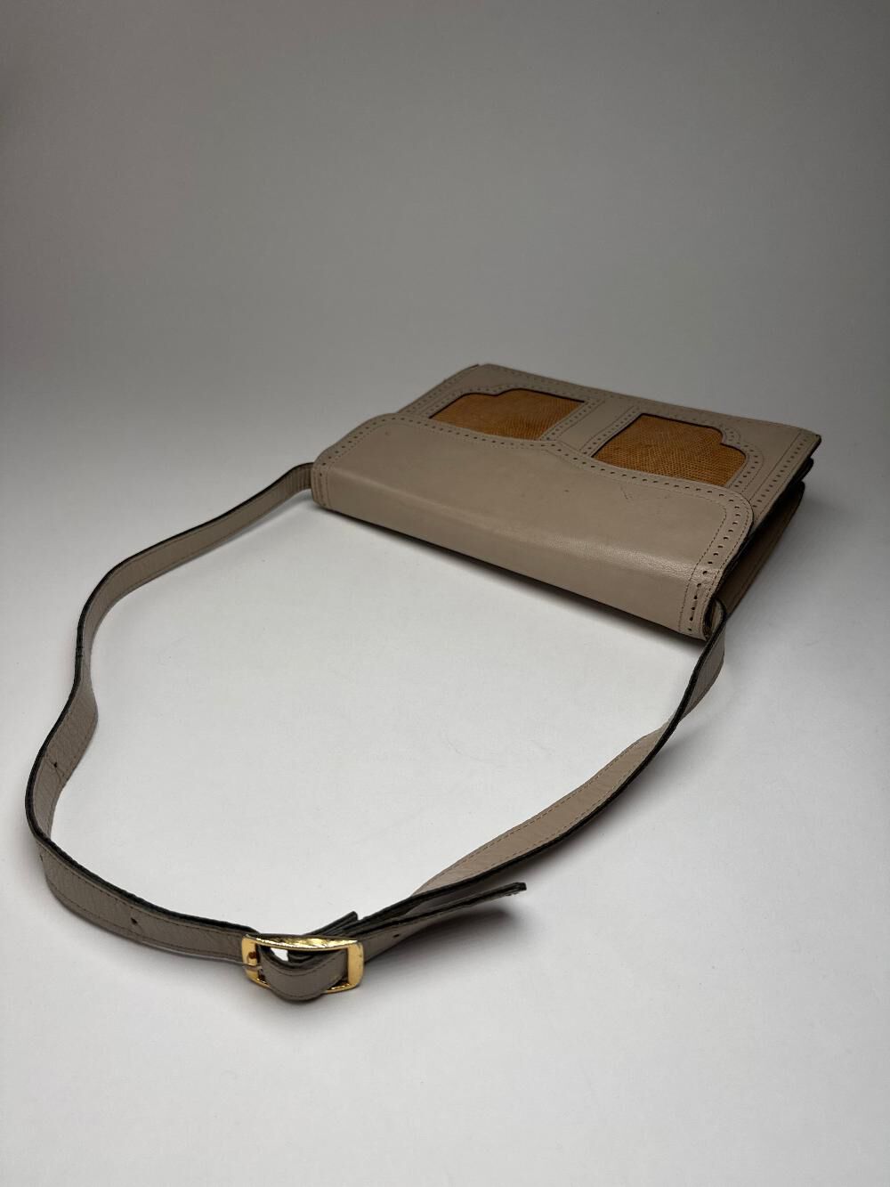 Yves Saint Laurent Shoulder Bag