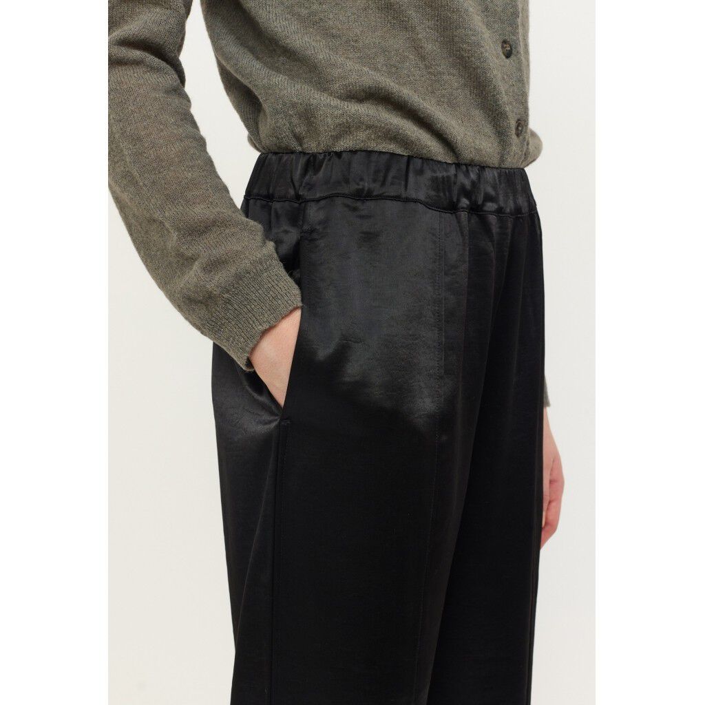 SRSalma Pant