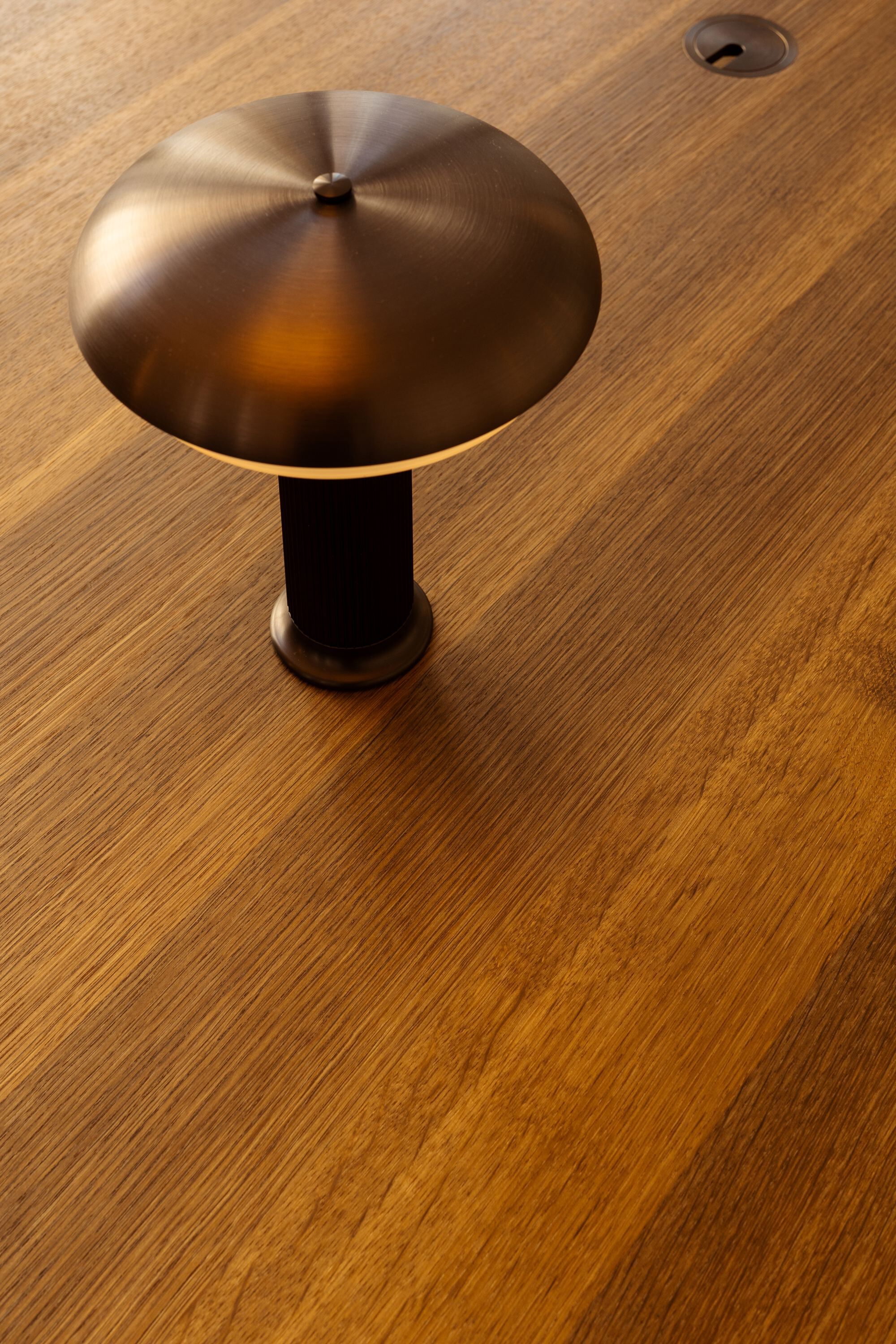 NOOTE TABLE 200 PORTABLE