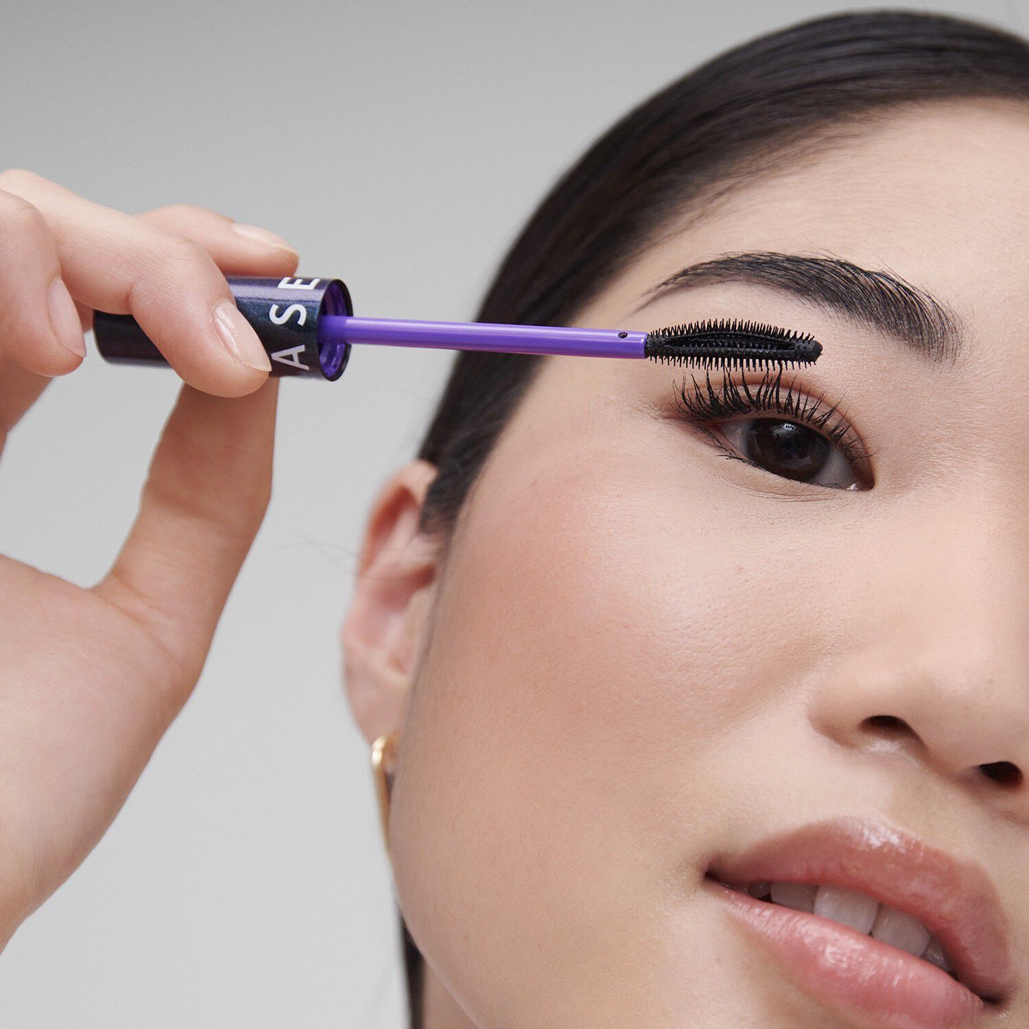 Love The Lift Waterproof - Curling and Volumizing Mascara