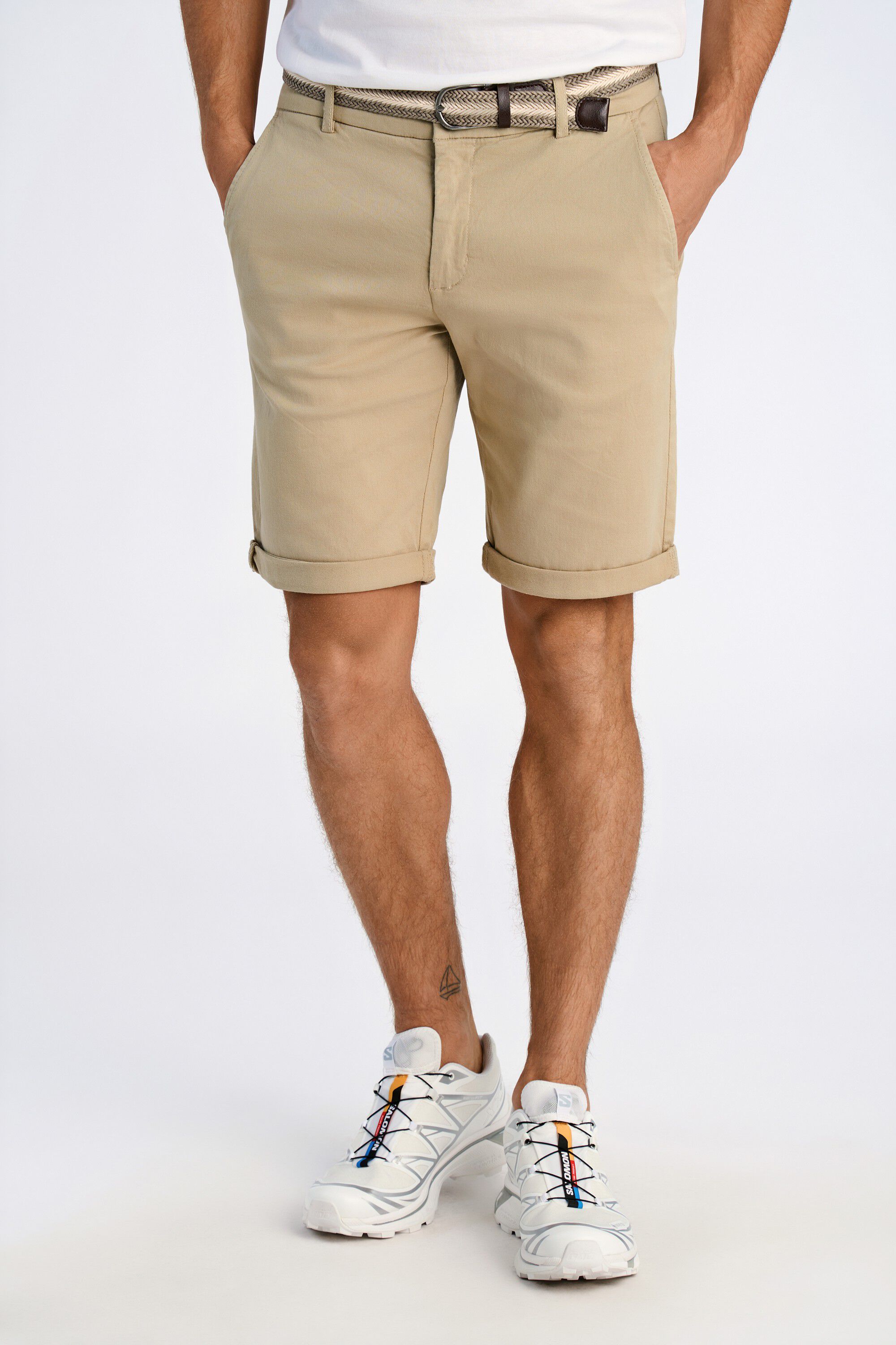 Superflex chino shorts w. belt