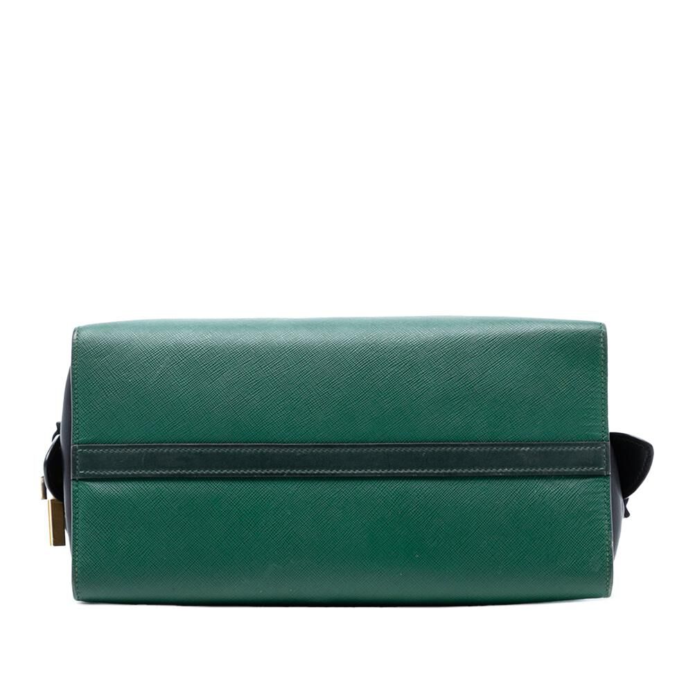 Prada Esplanade
