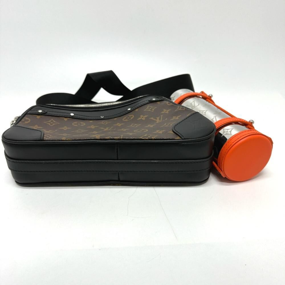 Louis Vuitton Shoulder Bags