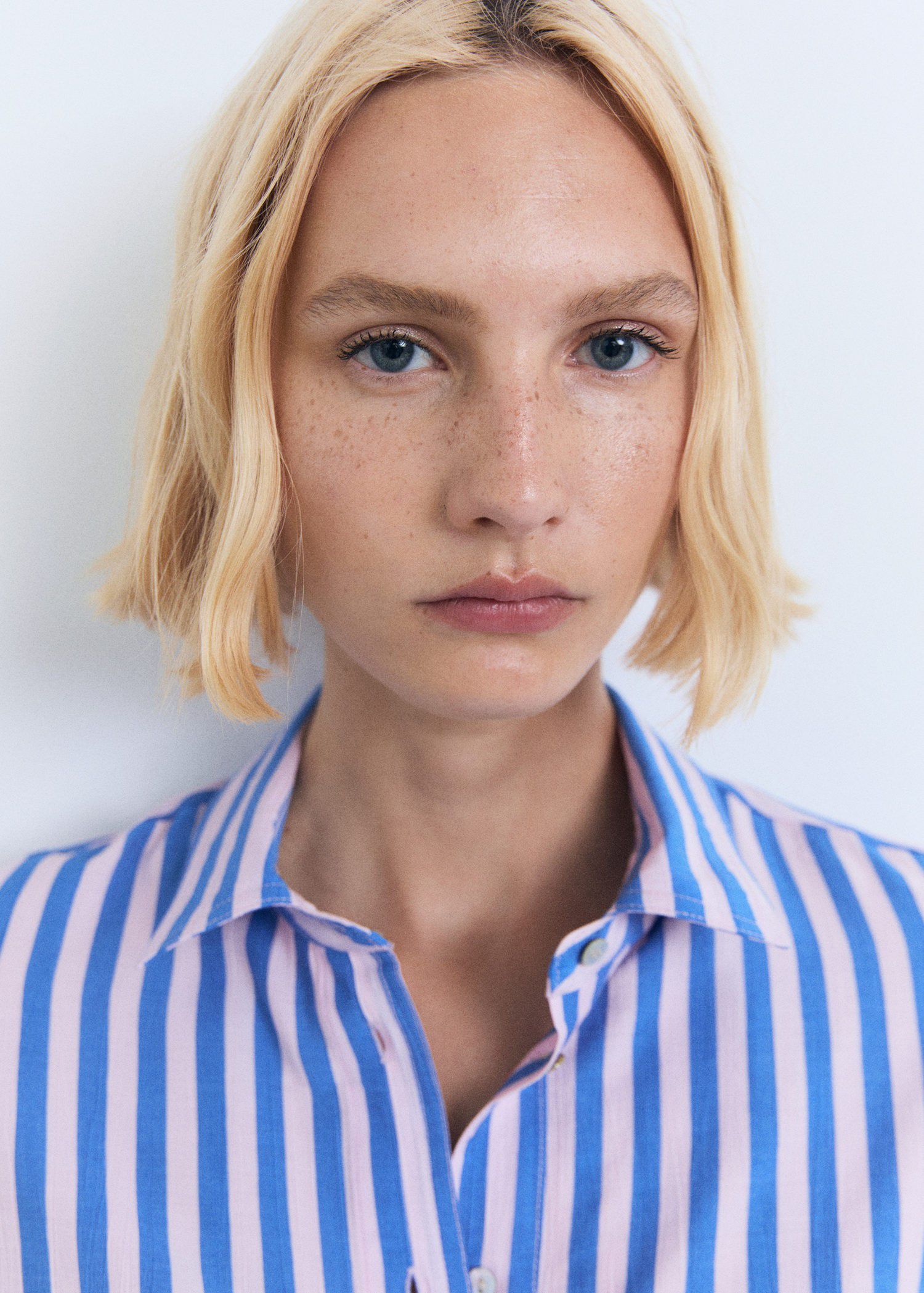 Short sleeve striped shirt