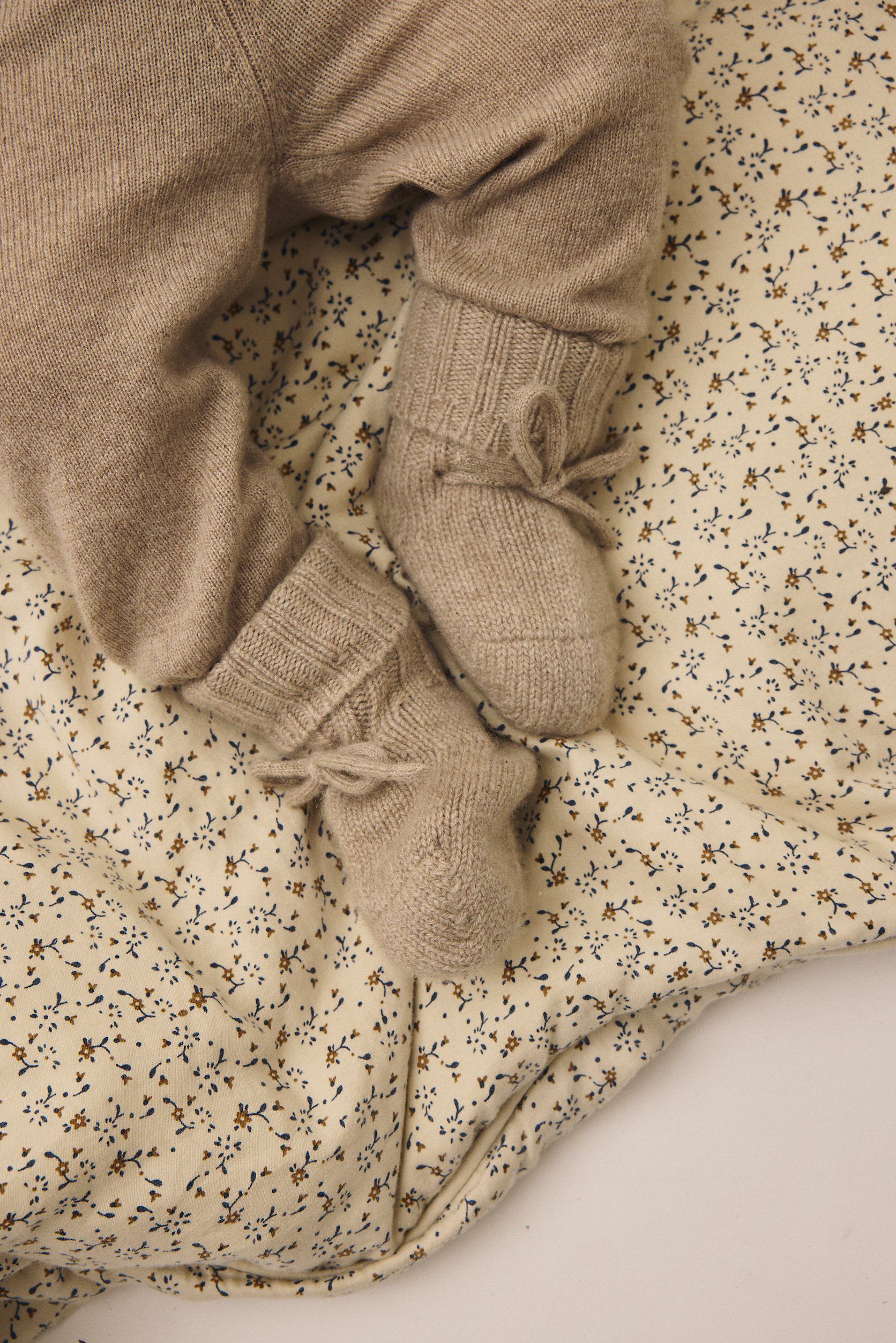 Newborn 100% Cashmere footies GCS