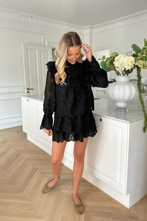 EllinorIC Lace Mini Skirt