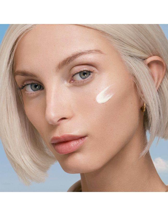 Sun Perfect AIR Daily Invisible Fluid Glow Booster SPF50 40 ml