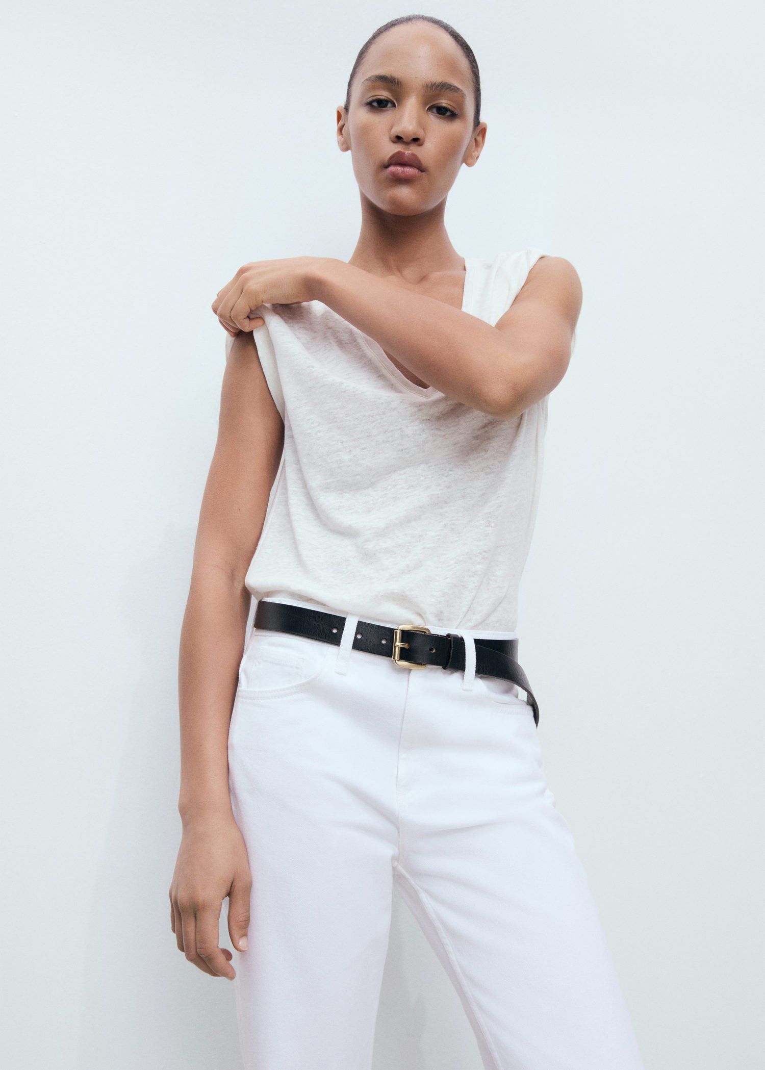 V-neck linen t-shirt