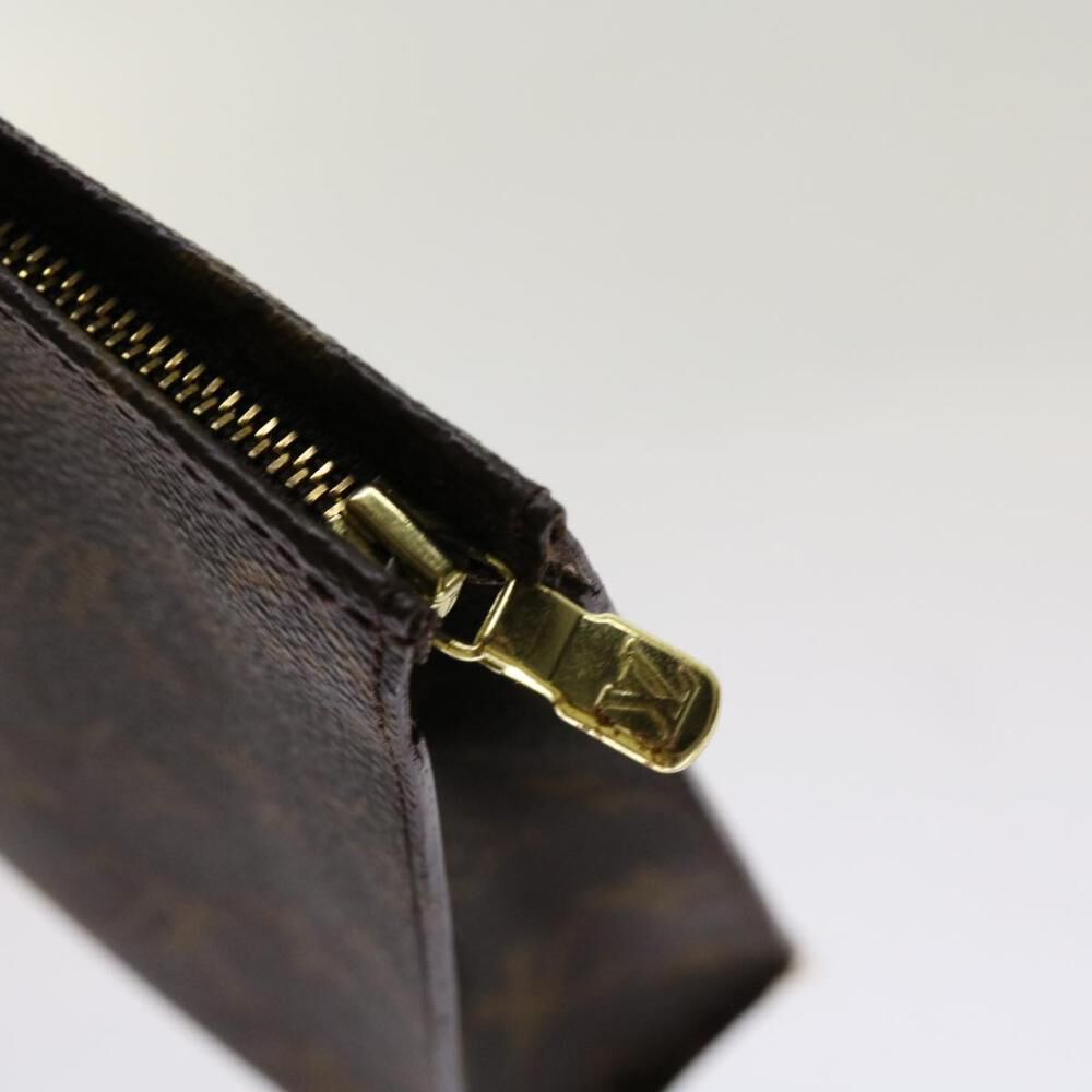 Louis Vuitton Poche Toilette