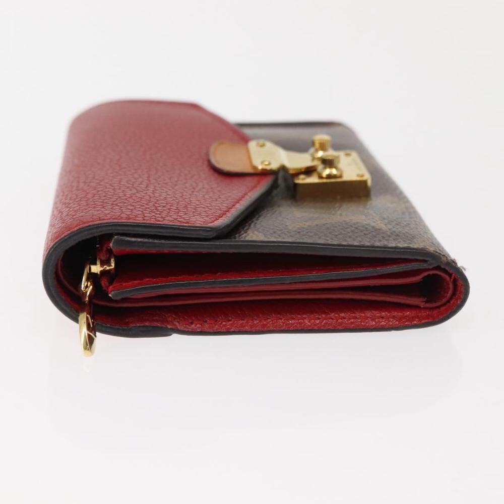 Louis Vuitton Shoulder Bags